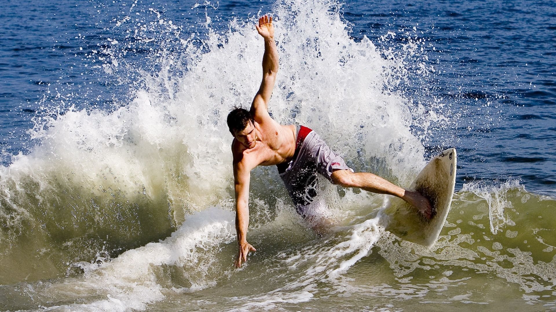 开云体育app官网-16分逆转未果！魔术7人上双终结绿军，布朗空砍32分，魔术 nba