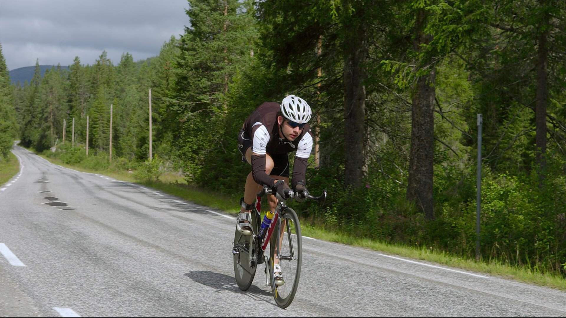 世界沙滩排球巡回赛三亚站 中国组合逆转对手晋级半决赛，三亚现在举办沙滩排球比赛